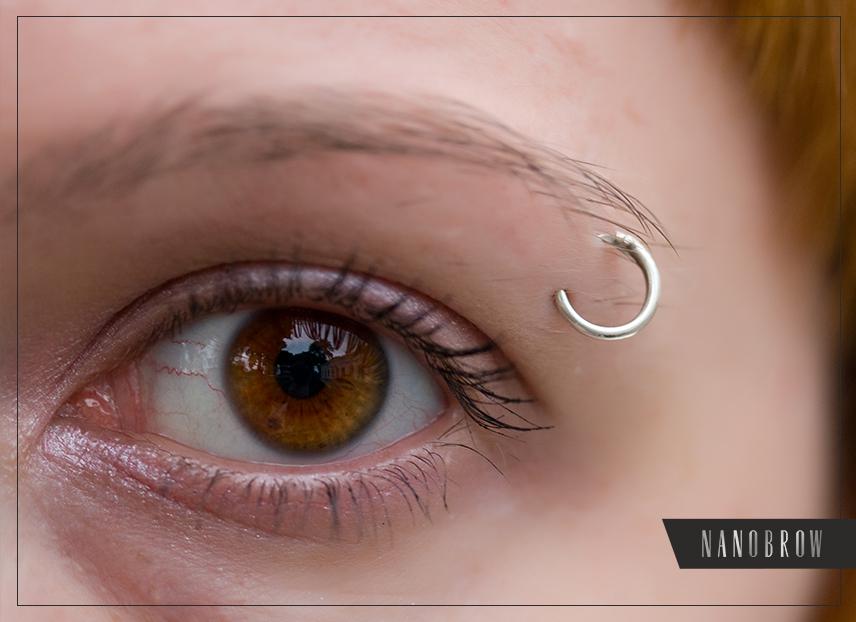 piercing en la ceja que maquillaje