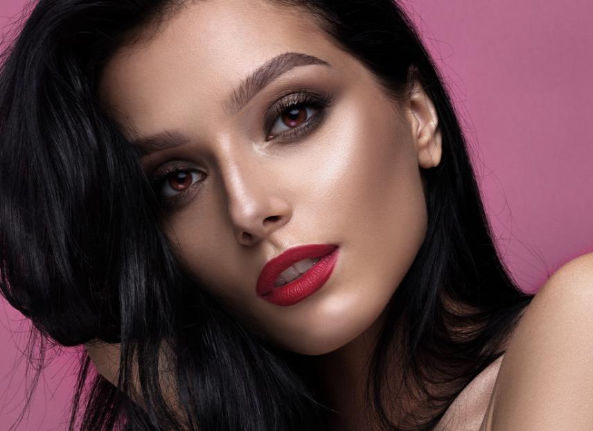 maquillaje de cejas naturales